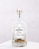 Met Gin Deluxe van Snippers maak je zelf op eikenhout gerijpte gin.